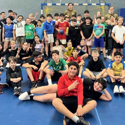 GWD Spieler begeistern Schülerinnen und Schüler der Primus-Schule